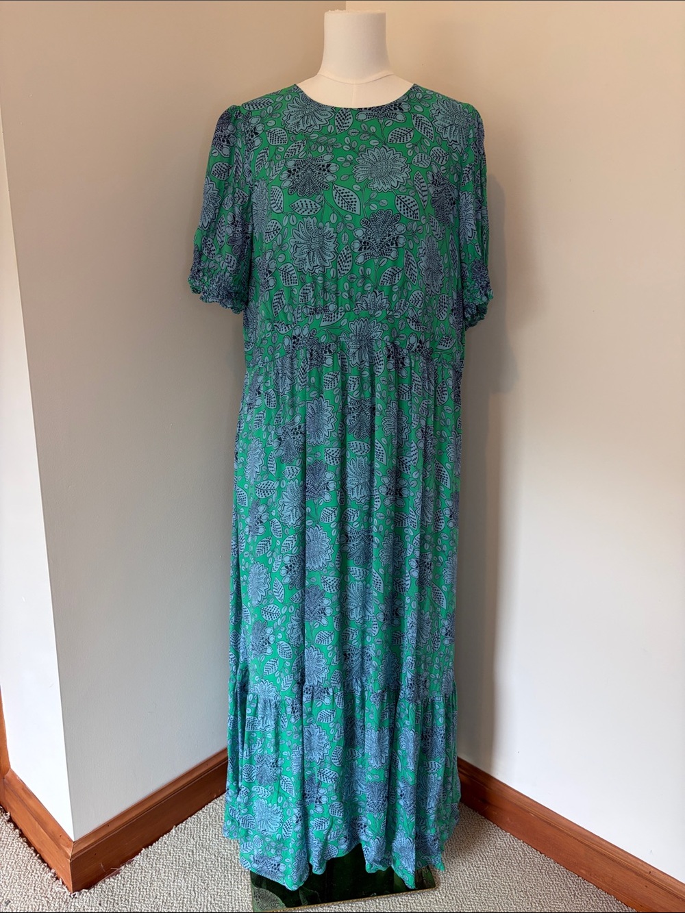 Boden Smocked Cuff Maxi Dress Key Hole Back Size 16-18R Green Floral